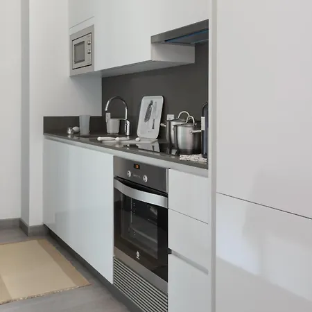 Lanceata アパート レヴォルタ